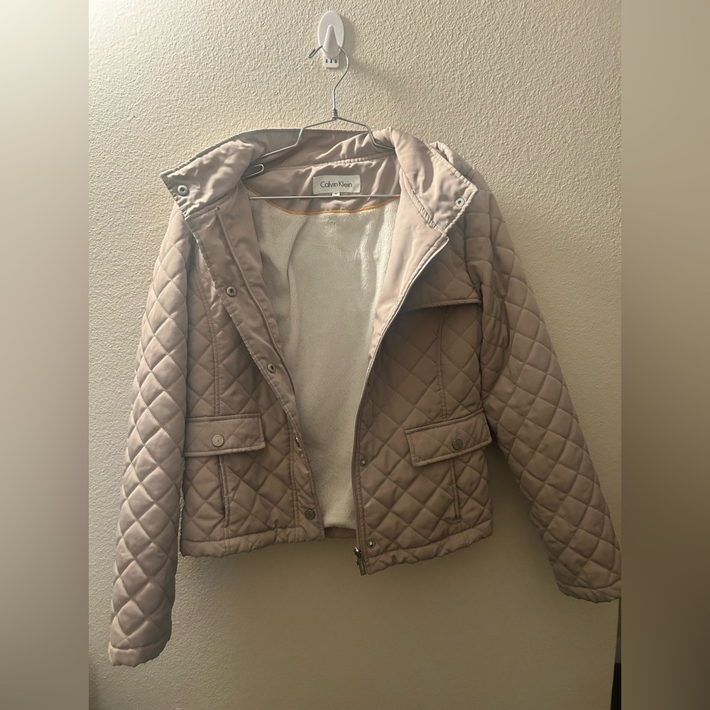 Calvin Klein Women's Quilted Hooded Jacket - Cream with detachable hood Size M